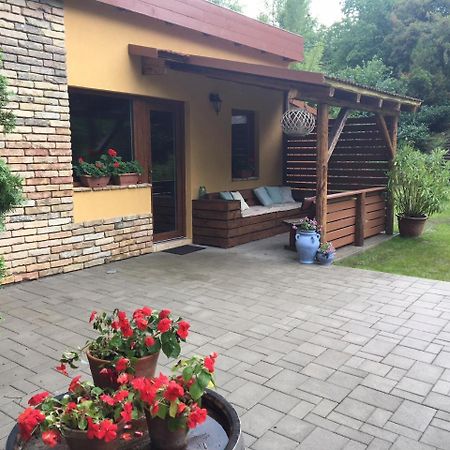 Tulipan Apartman Eger Exterior foto