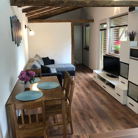 Tulipan Apartman Eger Exterior foto