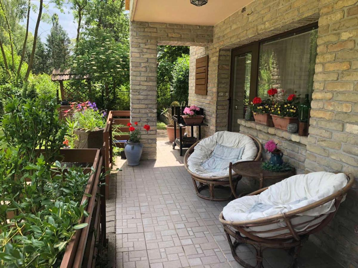 Tulipan Apartman Eger Exterior foto