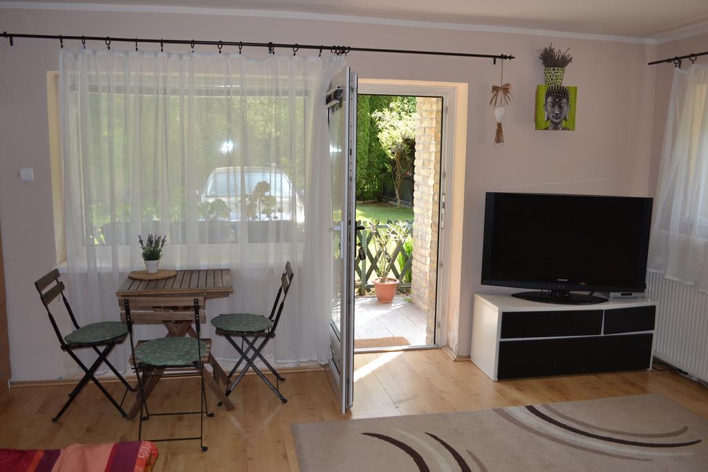 Tulipan Apartman Eger Exterior foto