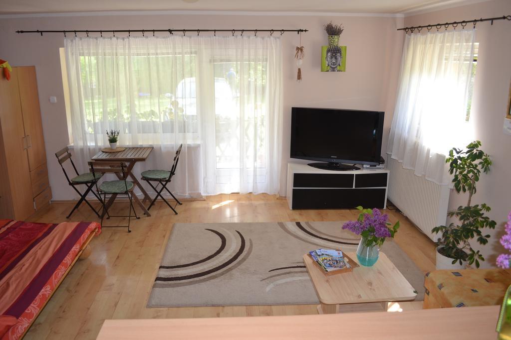Tulipan Apartman Eger Exterior foto