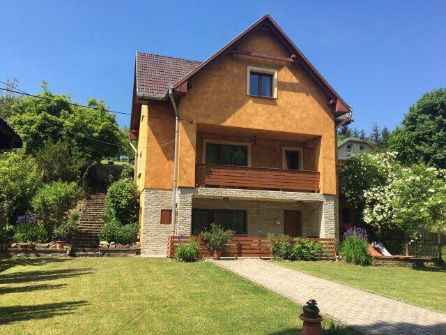 Tulipan Apartman Eger Exterior foto