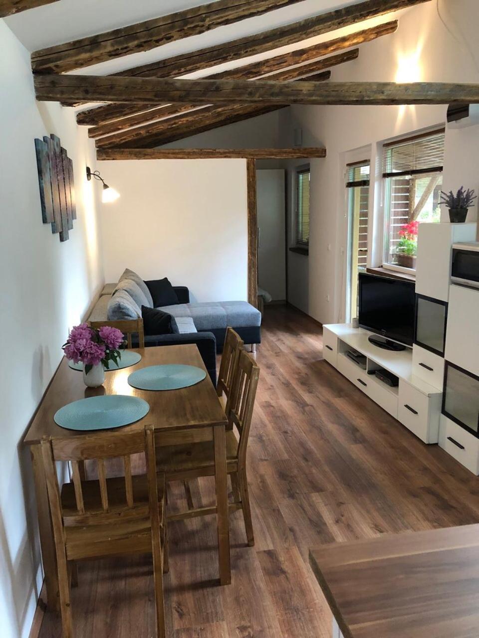 Tulipan Apartman Eger Exterior foto